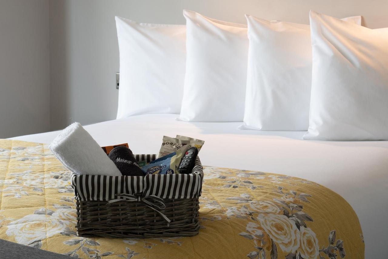 Pebble House Bed & Breakfast Ландъндо Екстериор снимка