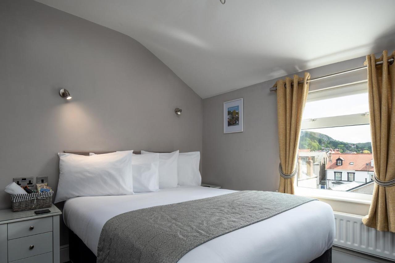 Pebble House Bed & Breakfast Ландъндо Екстериор снимка