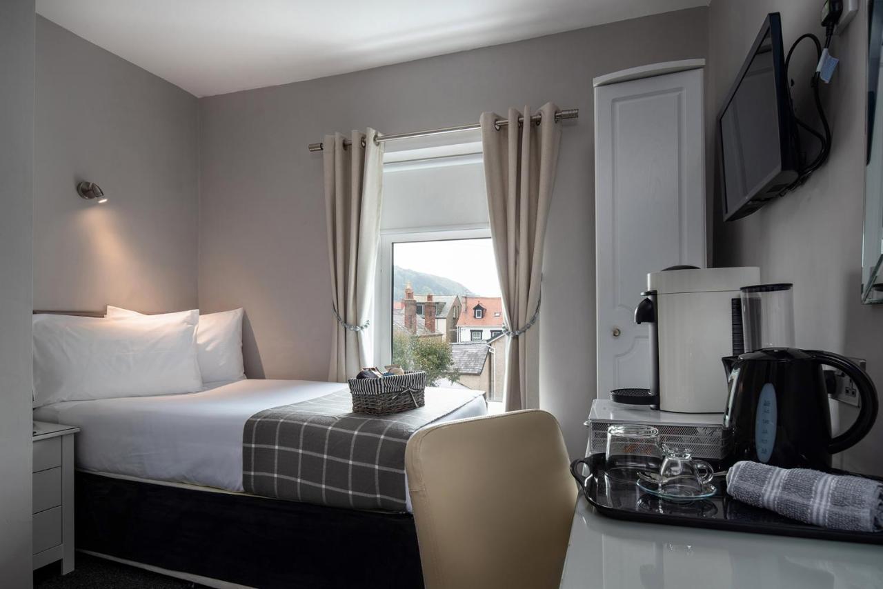 Pebble House Bed & Breakfast Ландъндо Екстериор снимка