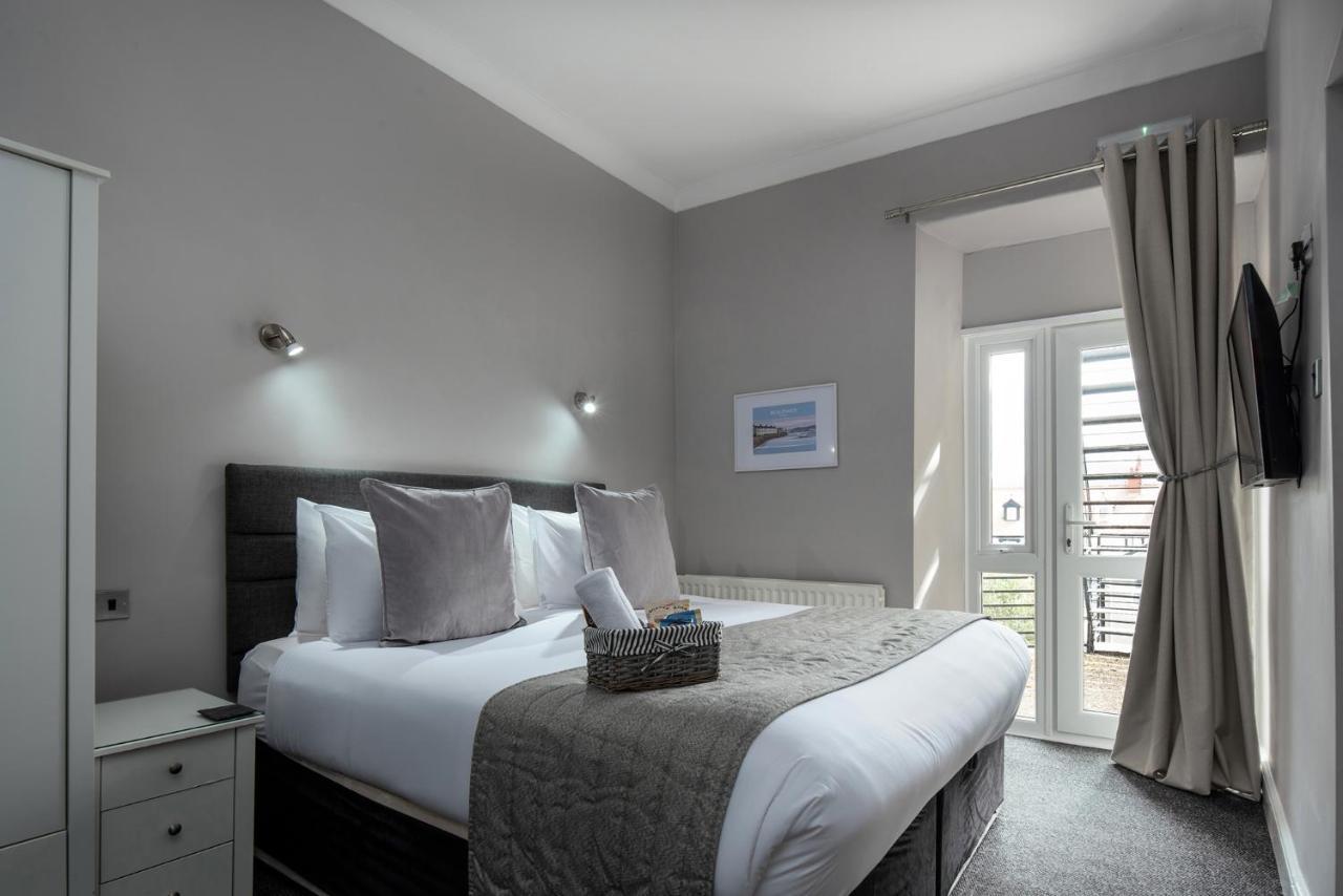 Pebble House Bed & Breakfast Ландъндо Екстериор снимка