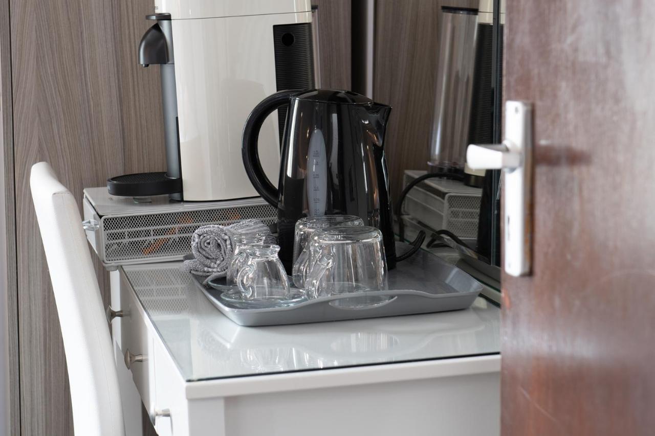 Pebble House Bed & Breakfast Ландъндо Екстериор снимка