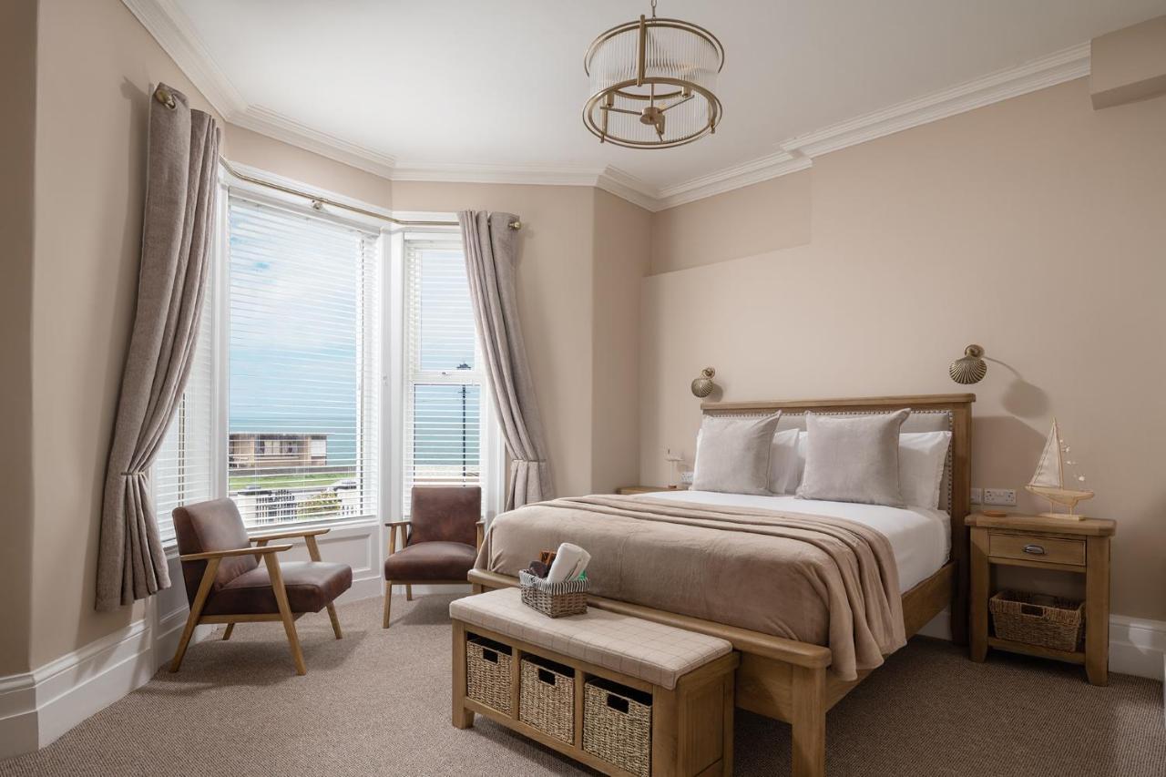 Pebble House Bed & Breakfast Ландъндо Екстериор снимка