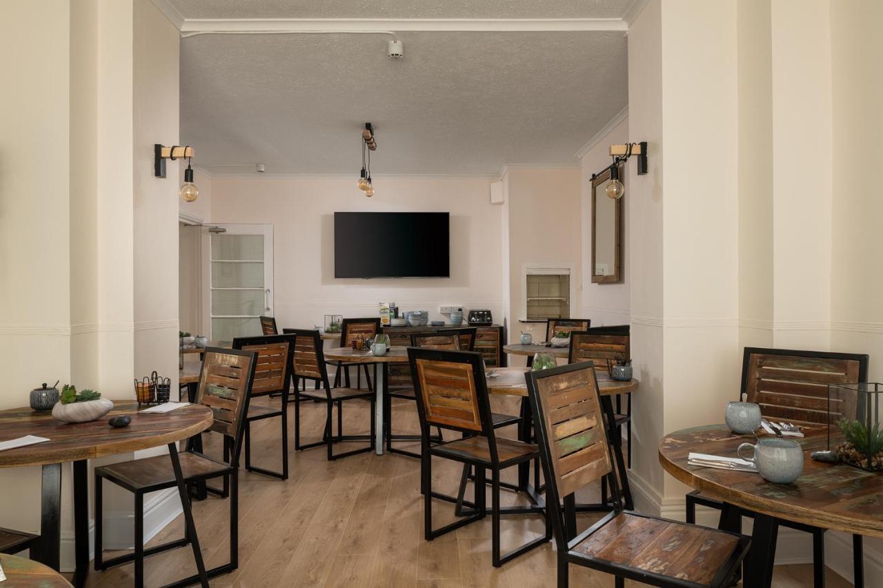 Pebble House Bed & Breakfast Ландъндо Екстериор снимка